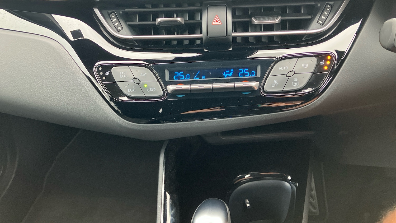 Used Toyota C-HR 2023 for sale - 76193090: Photo 40