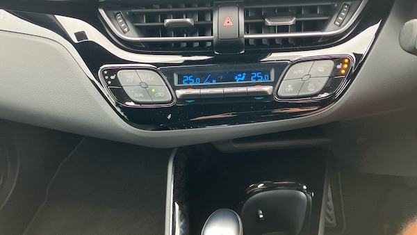 Used Toyota C-HR 2023 for sale - 76193090: Photo 40