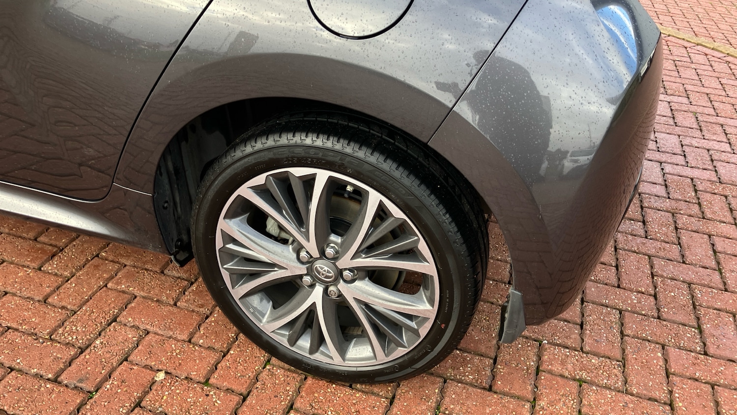 Used Toyota Yaris 2020 for sale - 76627763: Photo 32