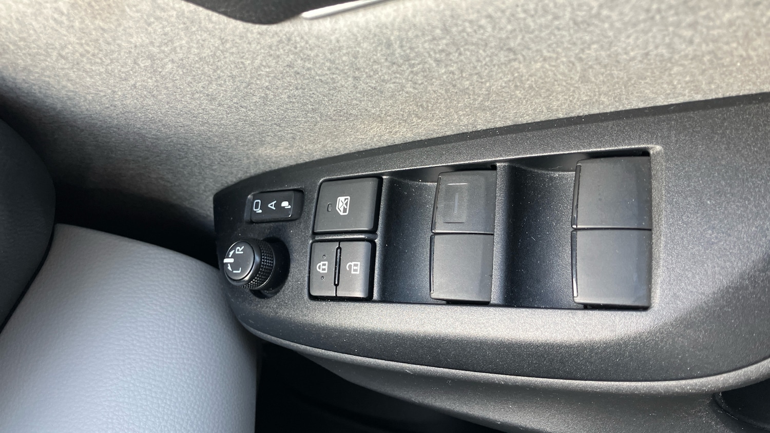 Used Toyota Yaris 2020 for sale - 76627763: Photo 36