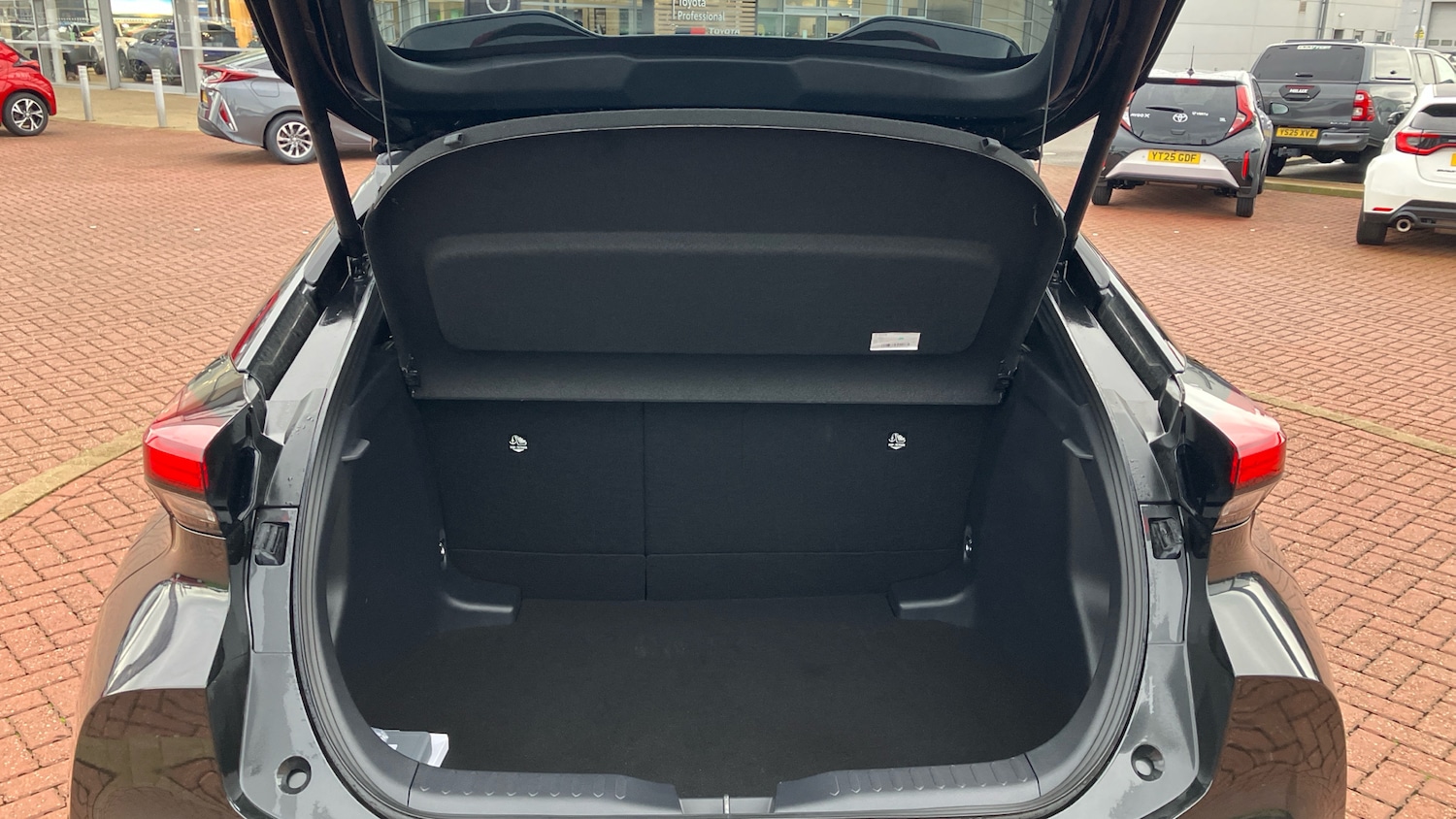 Used Toyota C-HR 2024 for sale - 77171023: Photo 14