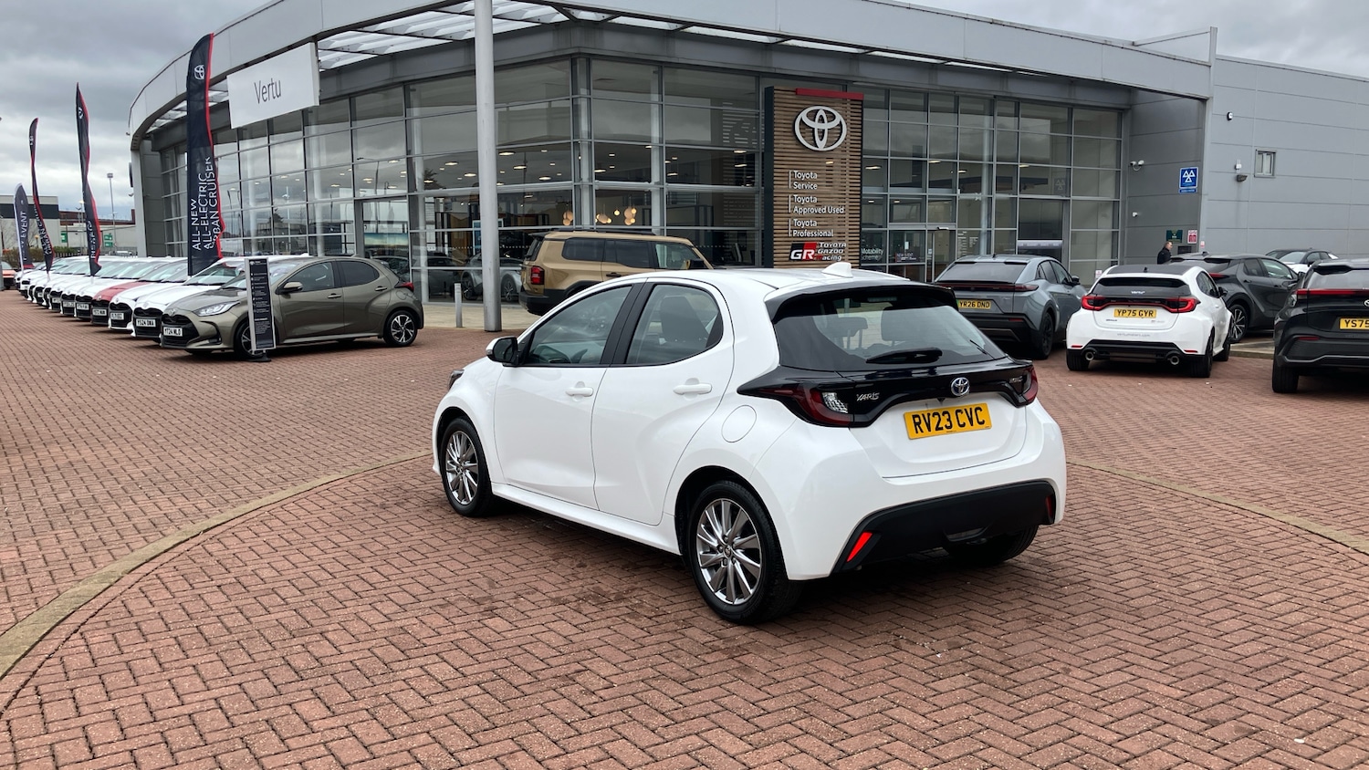 Used Toyota Yaris 2023 for sale - 78027611: Photo 37