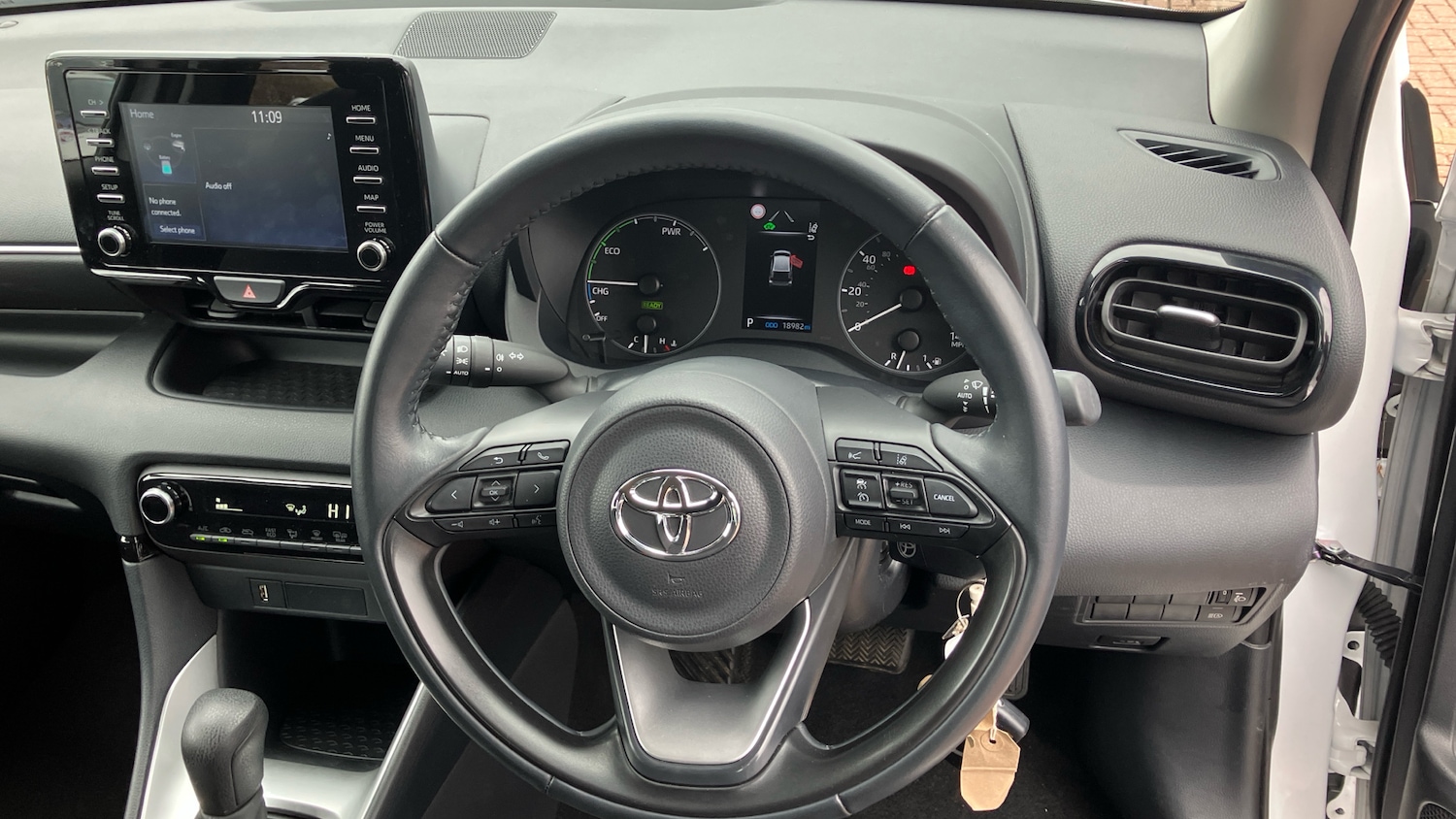 Used Toyota Yaris 2023 for sale - 78027611: Photo 6