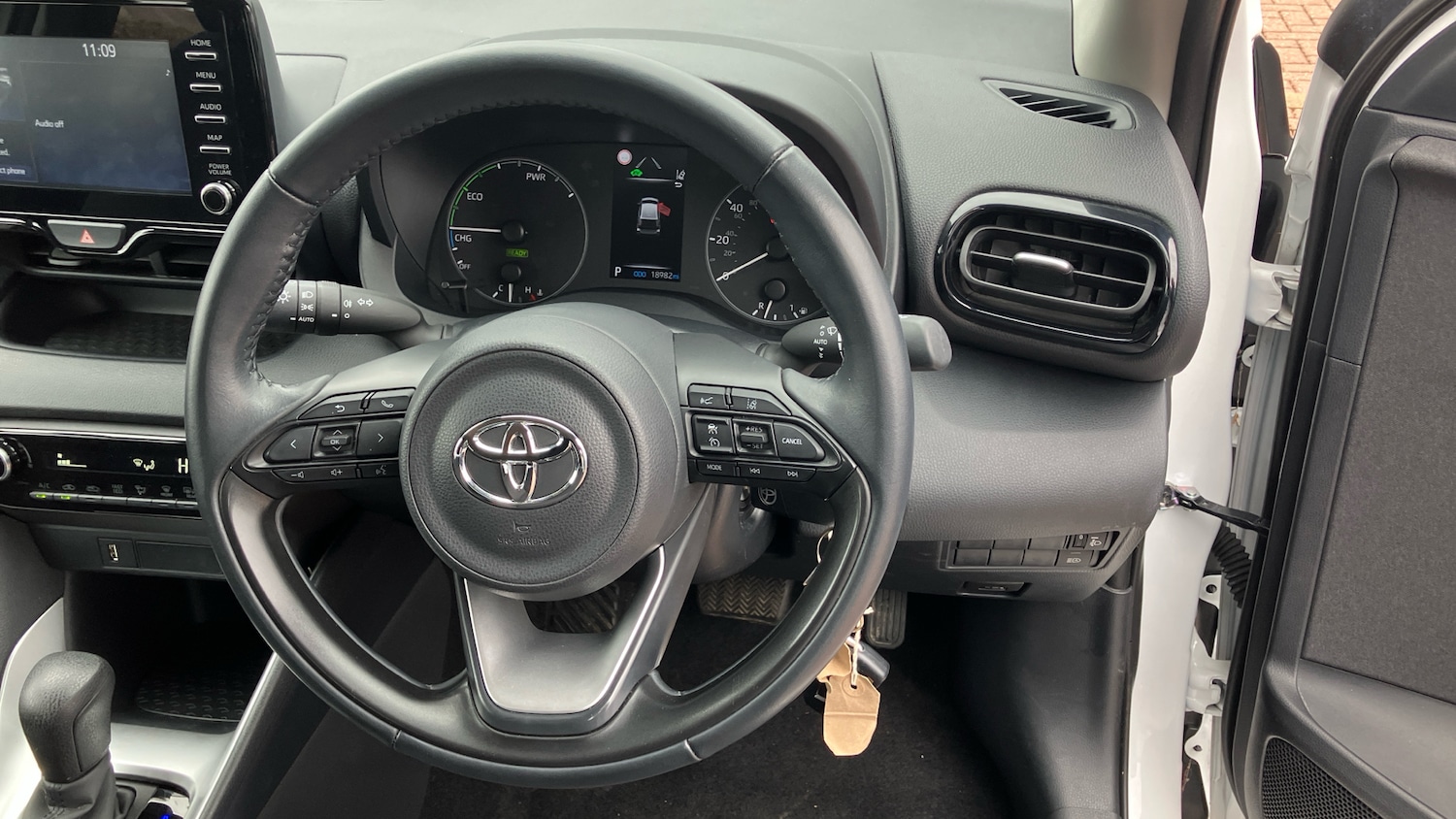 Used Toyota Yaris 2023 for sale - 78027611: Photo 8