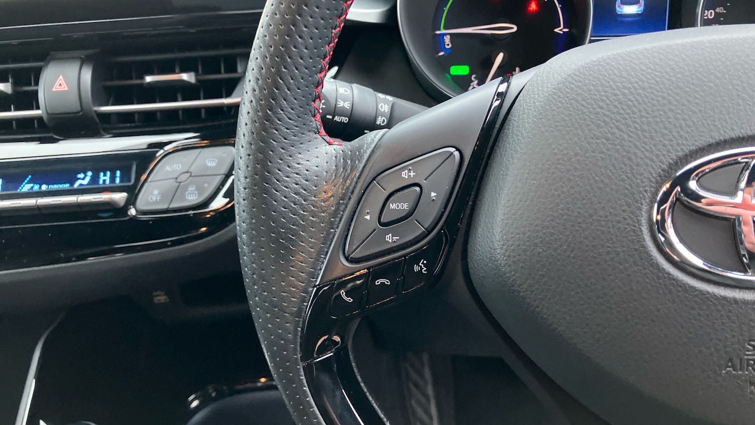 Used Toyota C-HR 2023 for sale - 77380617: Photo 38