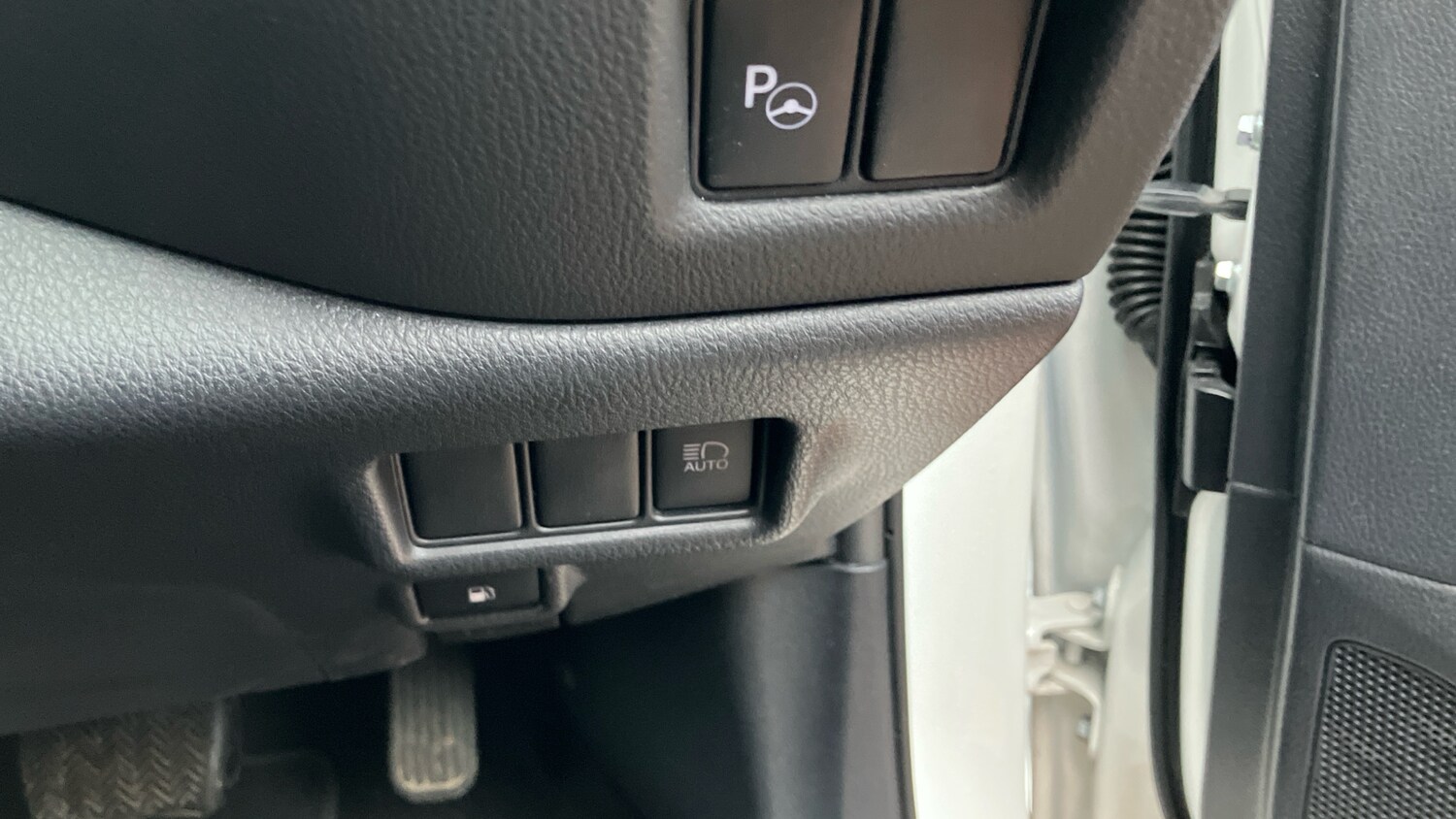 Used Toyota C-HR 2023 for sale - 77380617: Photo 41