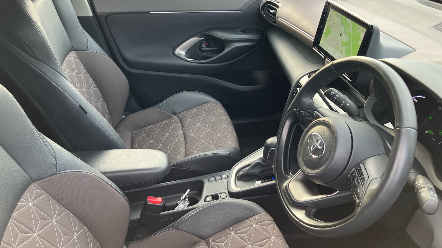 Used Toyota Yaris Cross 2023 for sale - 76969666: Photo 11