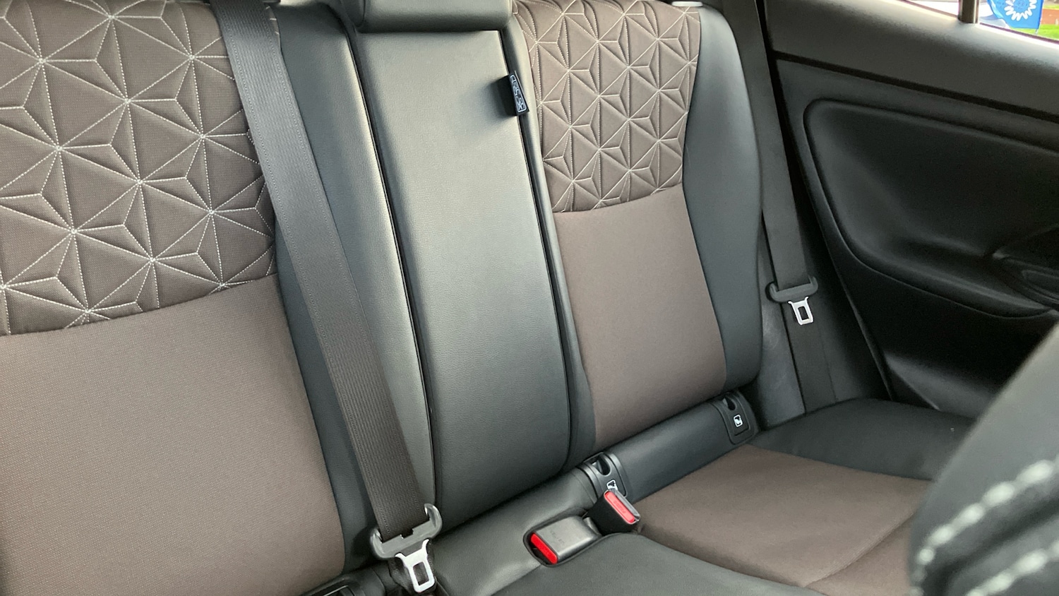 Used Toyota Yaris Cross 2023 for sale - 76969666: Photo 20