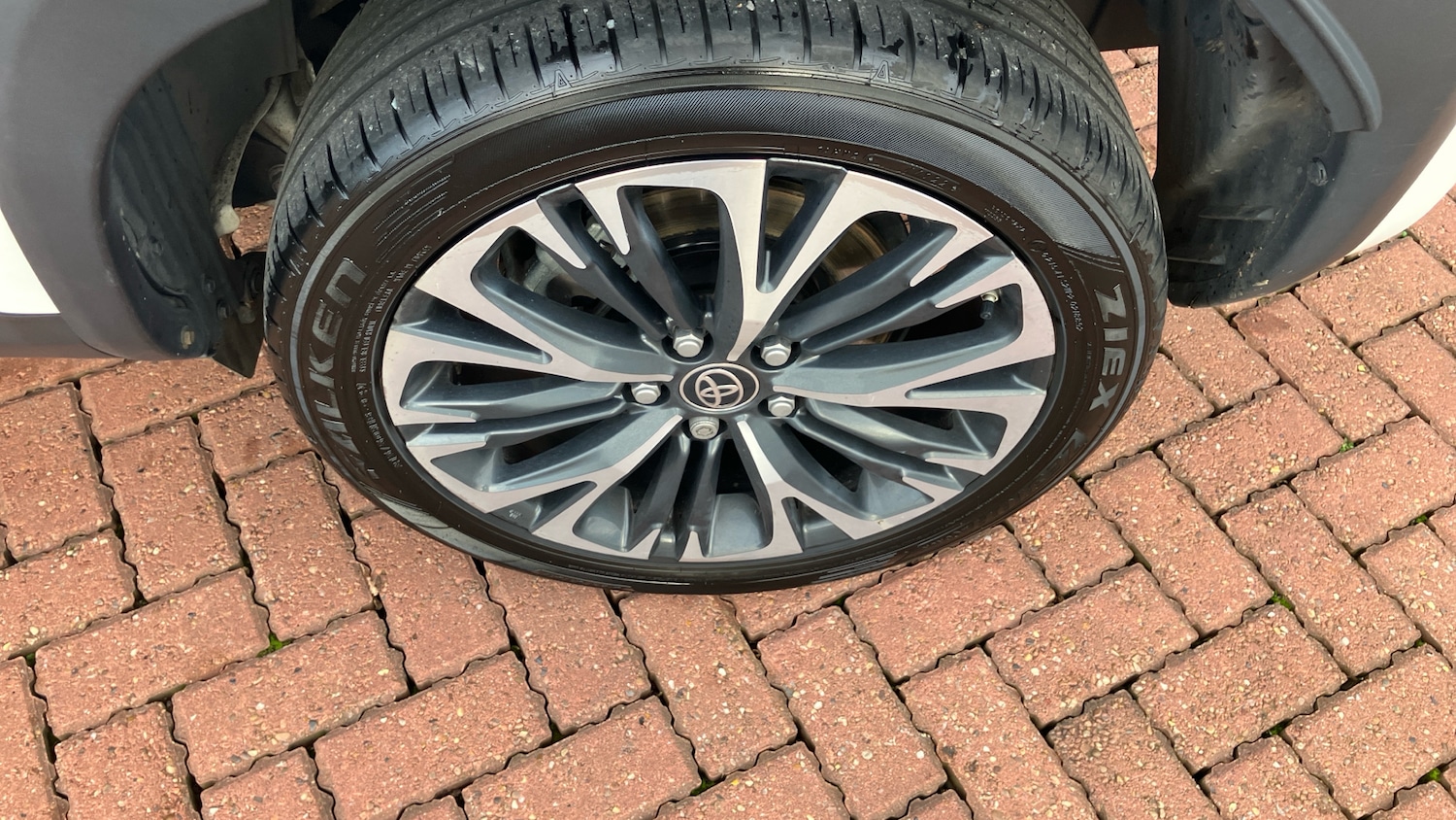 Used Toyota Yaris Cross 2023 for sale - 76969666: Photo 30