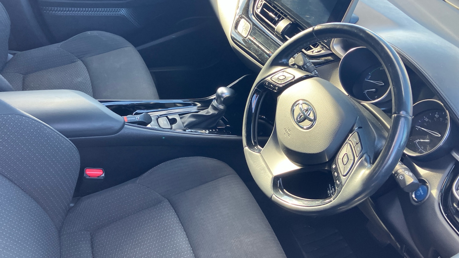 Used Toyota C-HR 2019 for sale - 76391648: Photo 11