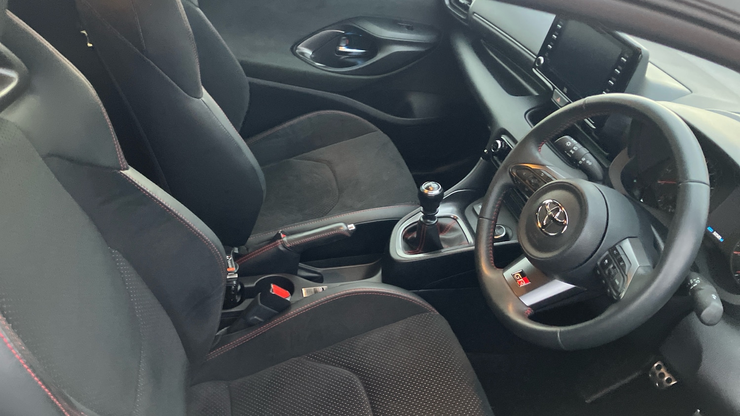 Used Toyota Yaris 2022 for sale - 76652232: Photo 11