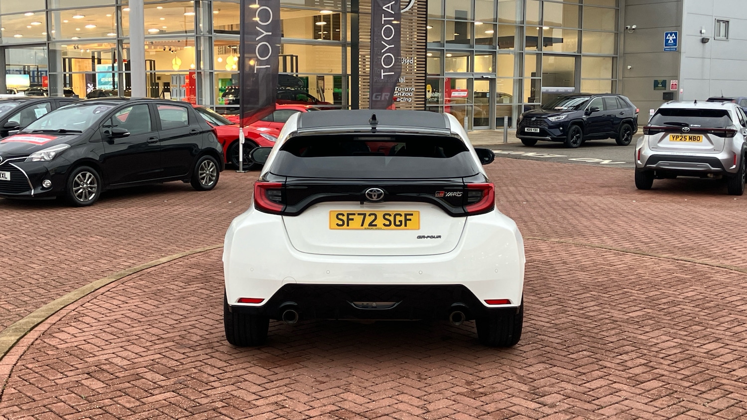 Used Toyota Yaris 2022 for sale - 76652232: Photo 19