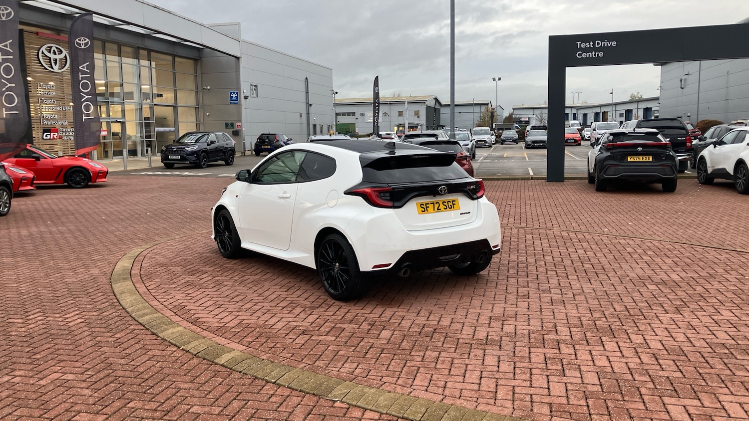 Used Toyota Yaris 2022 for sale - 76652232: Photo 30