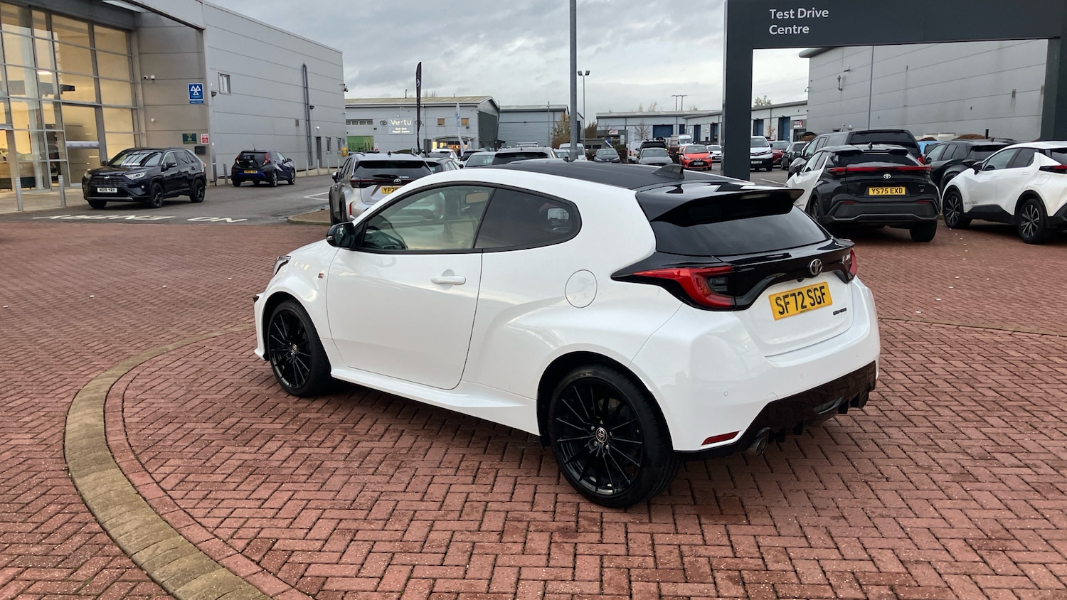 Used Toyota Yaris 2022 for sale - 76652232: Photo 37