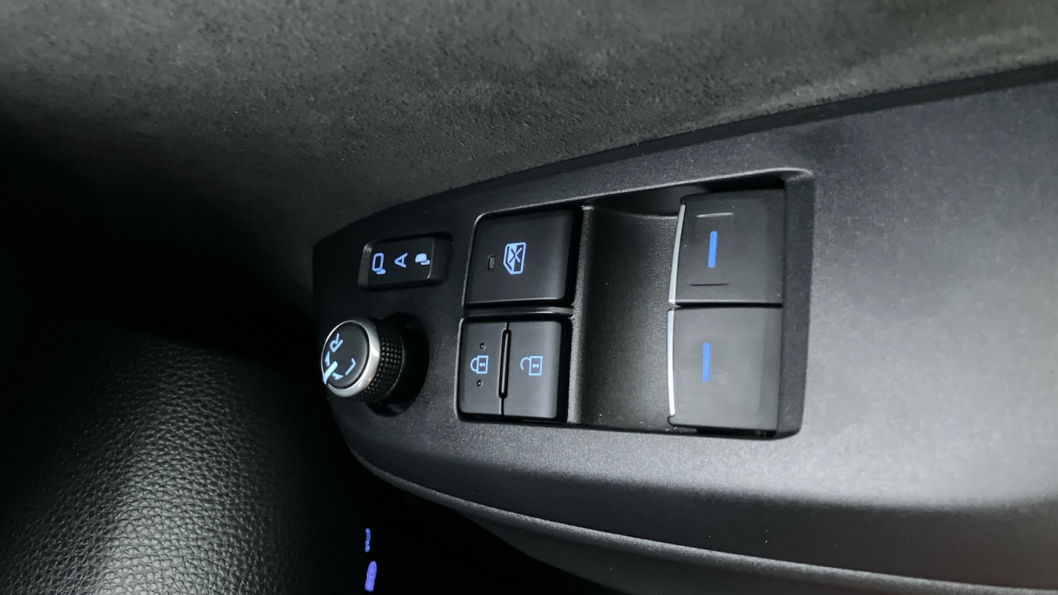 Used Toyota Yaris 2022 for sale - 76652232: Photo 41