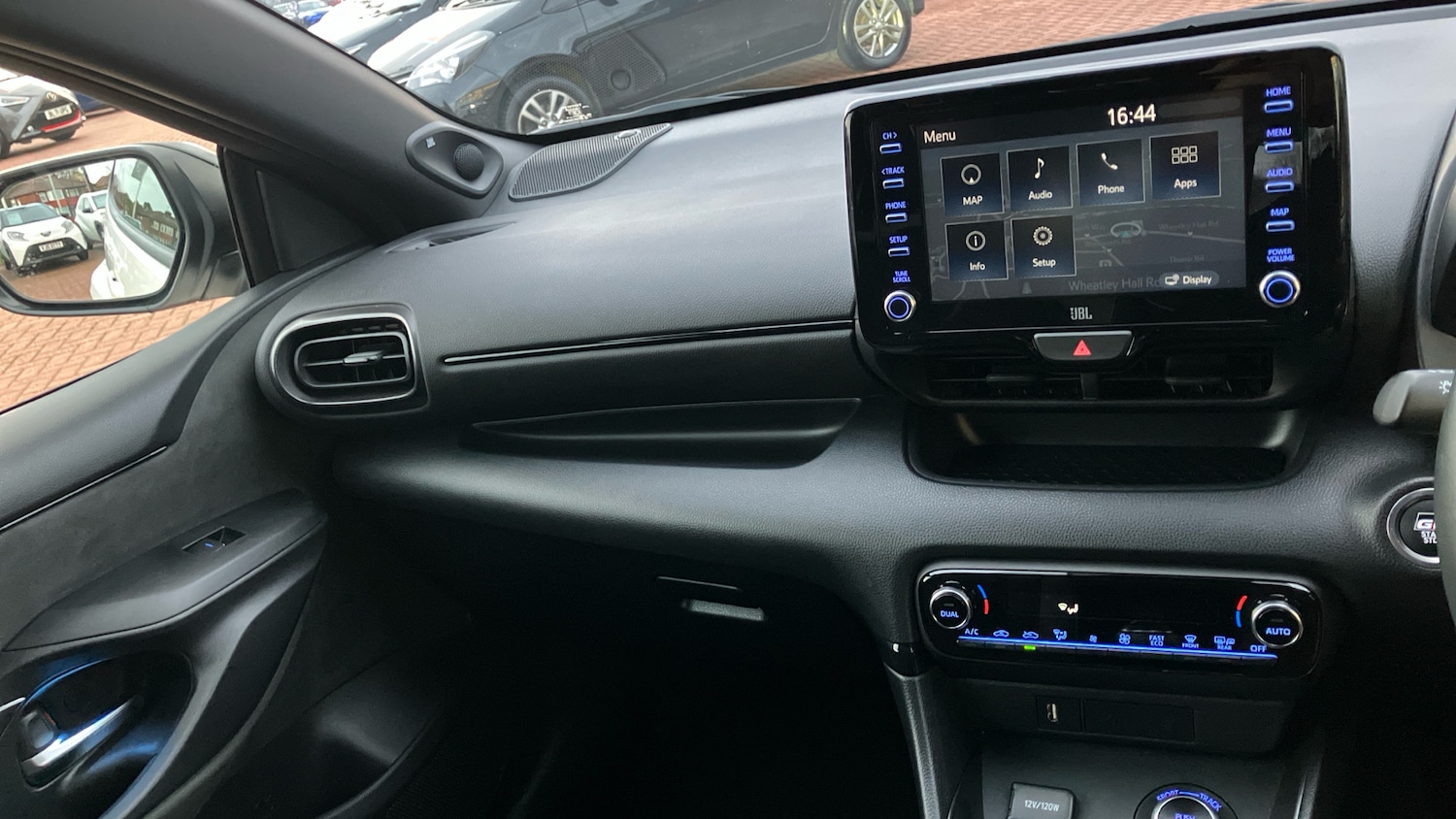 Used Toyota Yaris 2022 for sale - 76652232: Photo 43