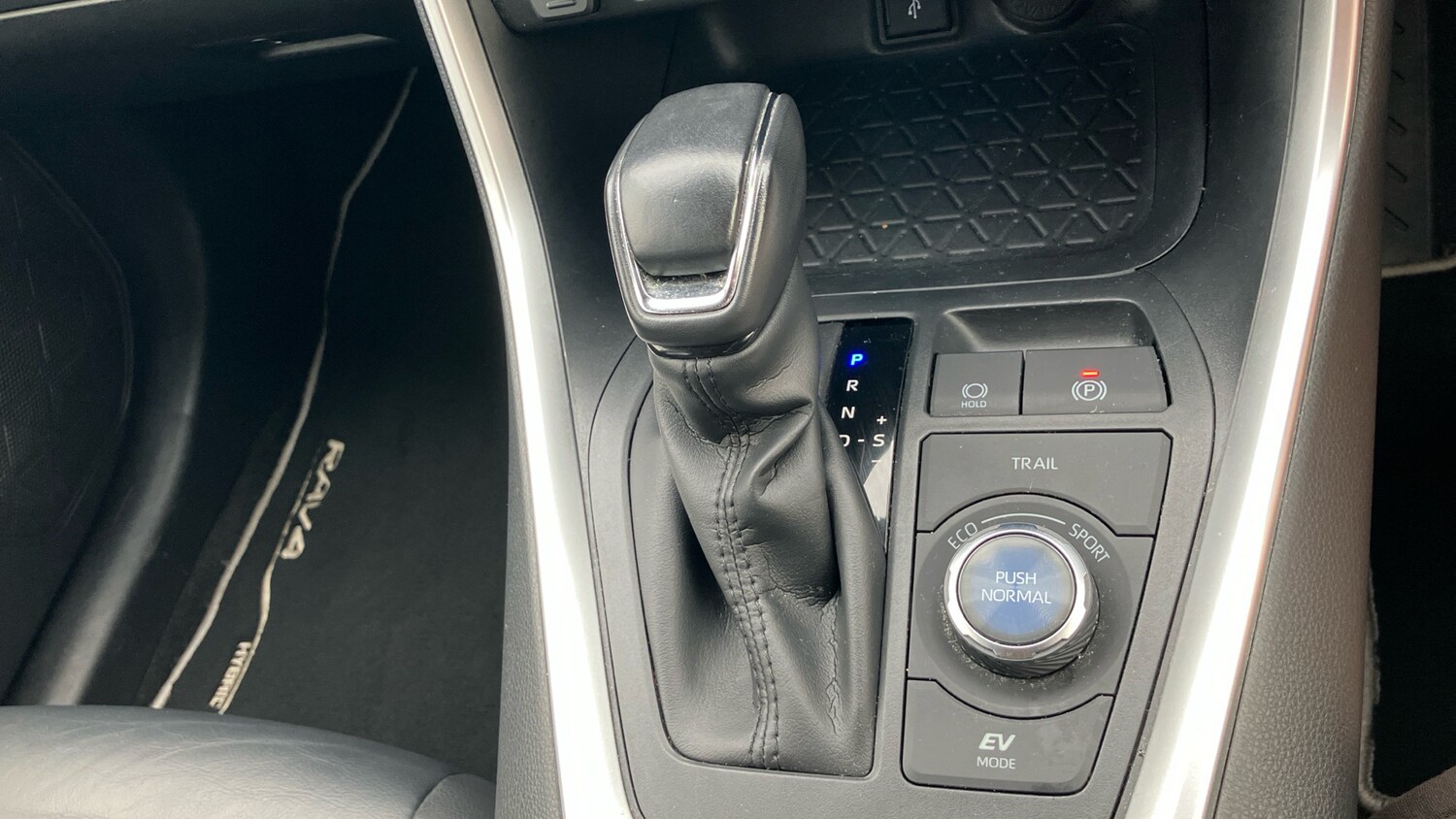 Used Toyota RAV4 2020 for sale - 76253911: Photo 38