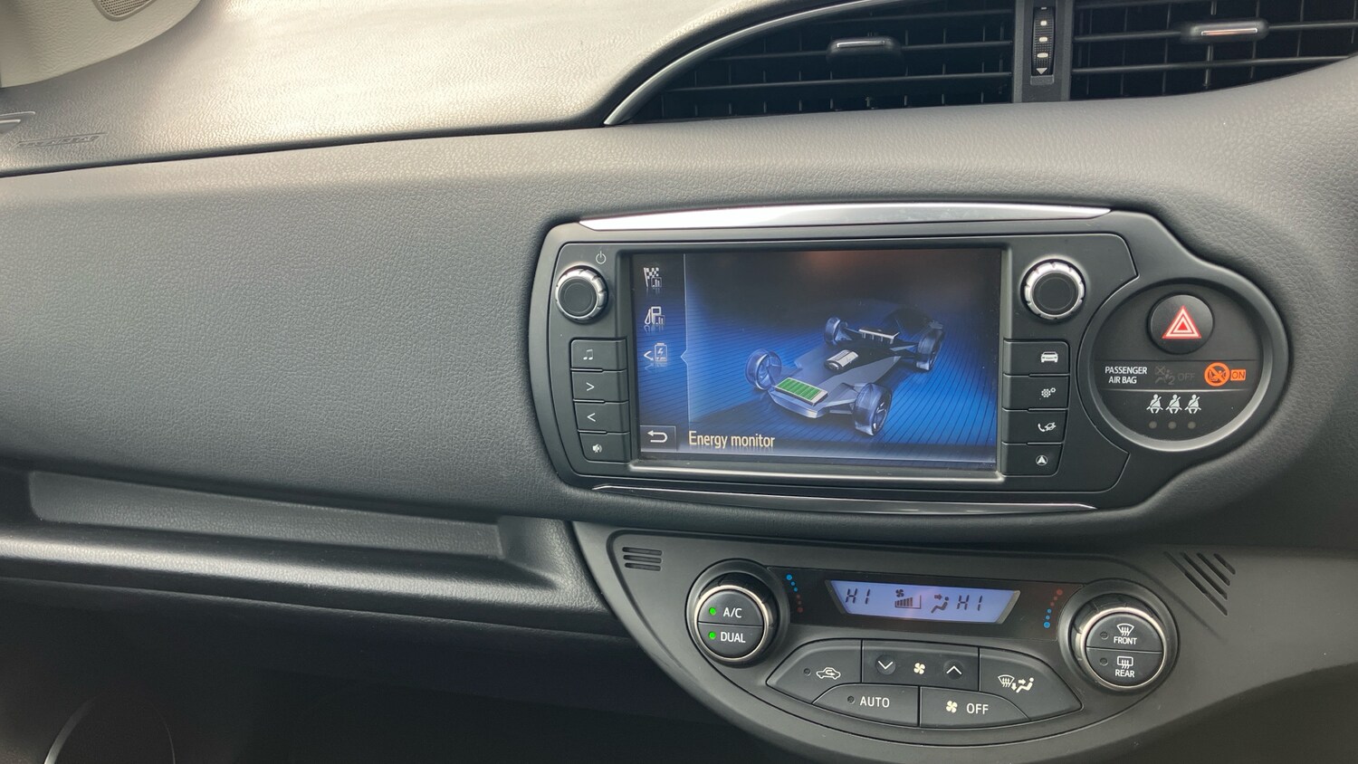 Used Toyota Yaris 2016 for sale - 78152923: Photo 24