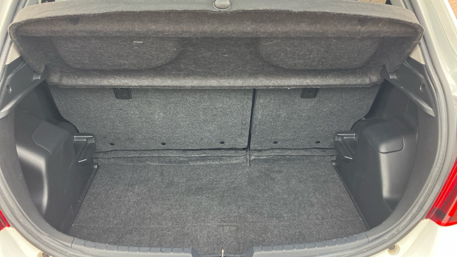 Used Toyota Yaris 2016 for sale - 78152923: Photo 35