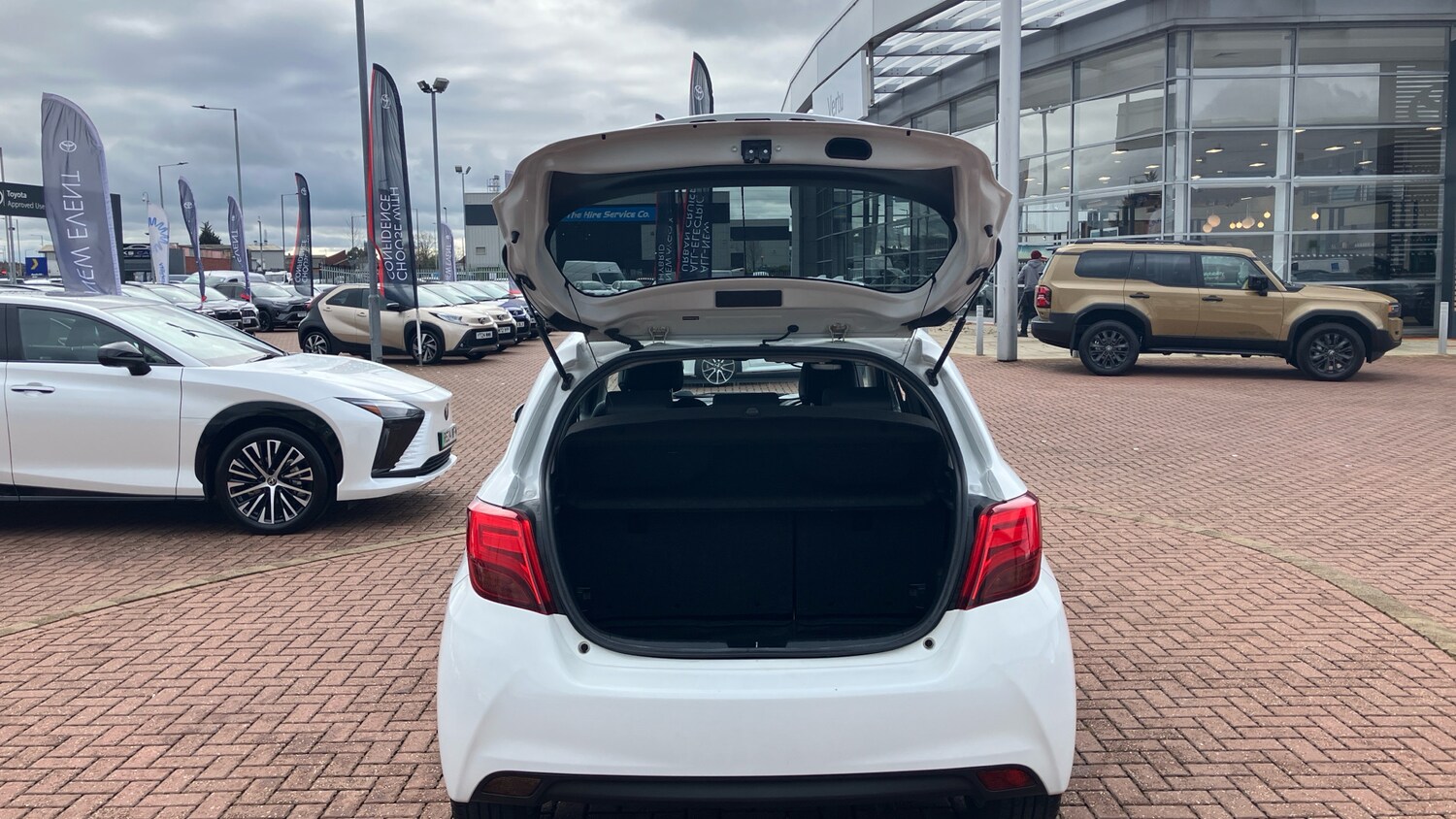 Used Toyota Yaris 2016 for sale - 78152923: Photo 36