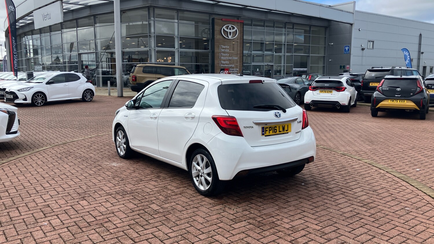 Used Toyota Yaris 2016 for sale - 78152923: Photo 37