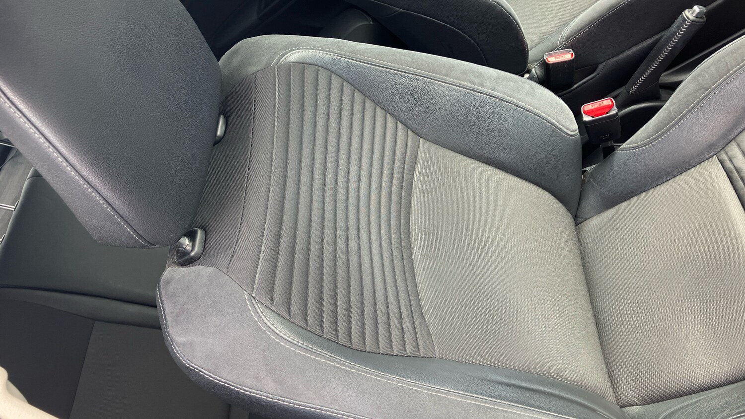 Used Toyota Yaris 2016 for sale - 78152923: Photo 42