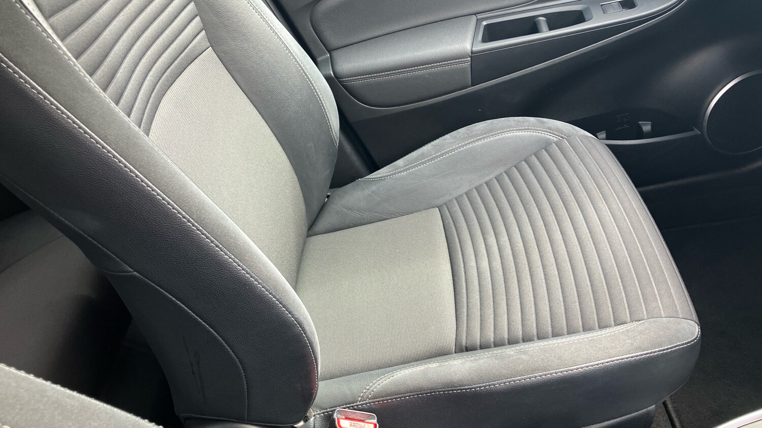 Used Toyota Yaris 2016 for sale - 78152923: Photo 45