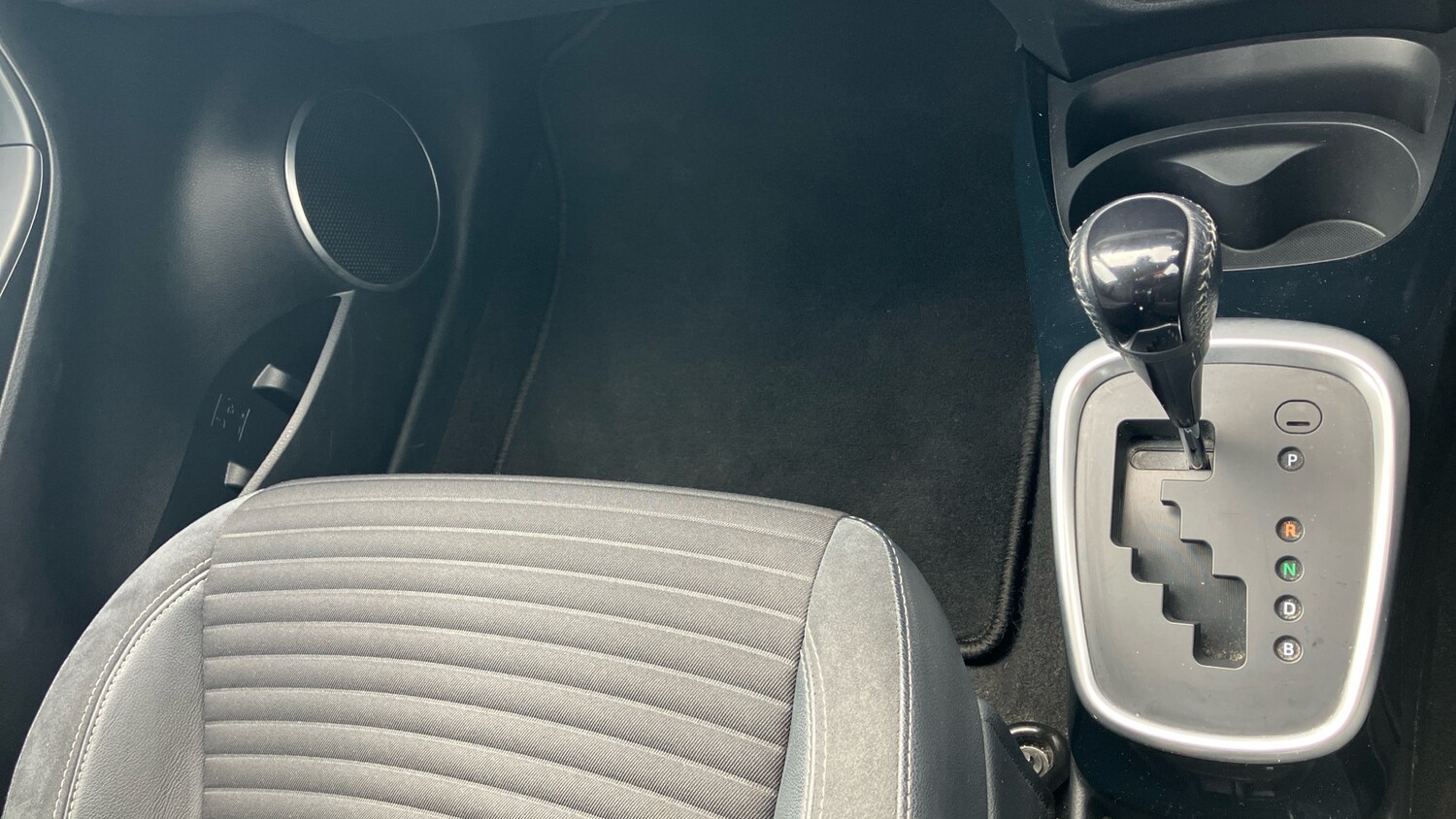 Used Toyota Yaris 2016 for sale - 78152923: Photo 51