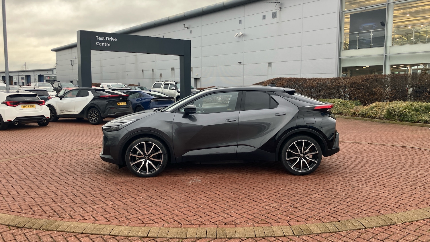 Used Toyota C-HR 2024 for sale - 77196351: Photo 32