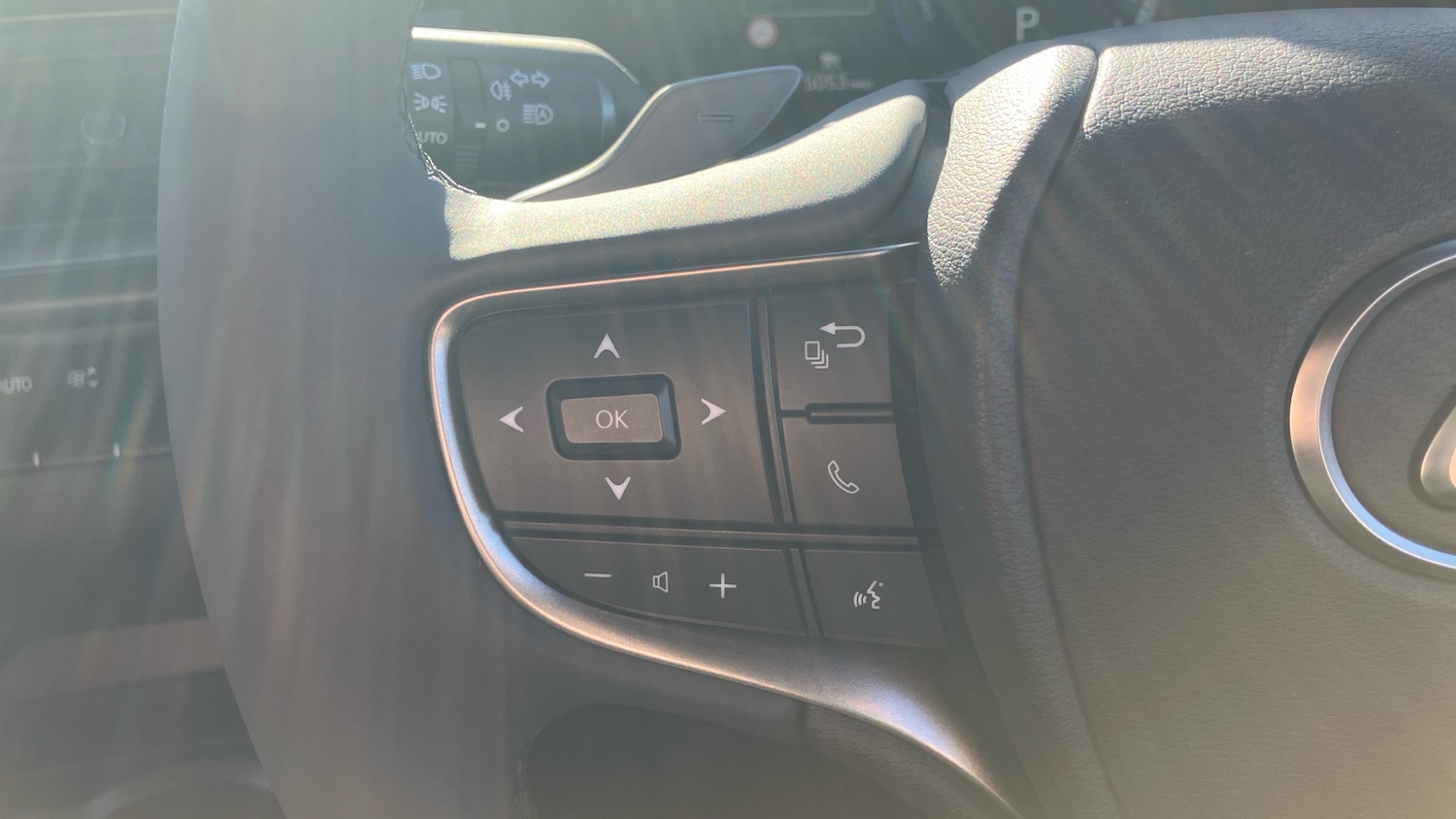 Used Lexus UX 2025 for sale - 77931586: Photo 41