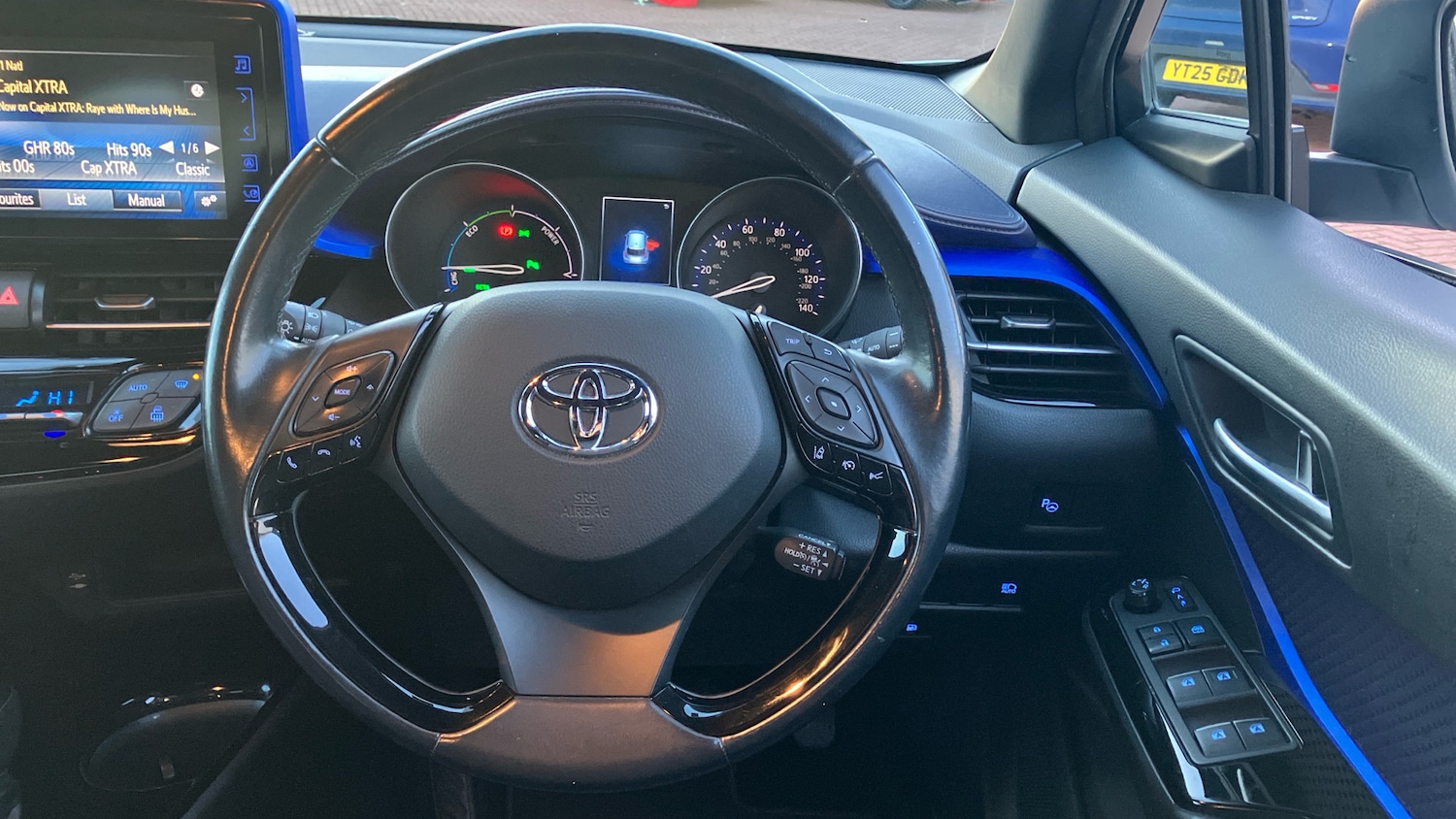 Used Toyota C-HR 2018 for sale - 76969670: Photo 8