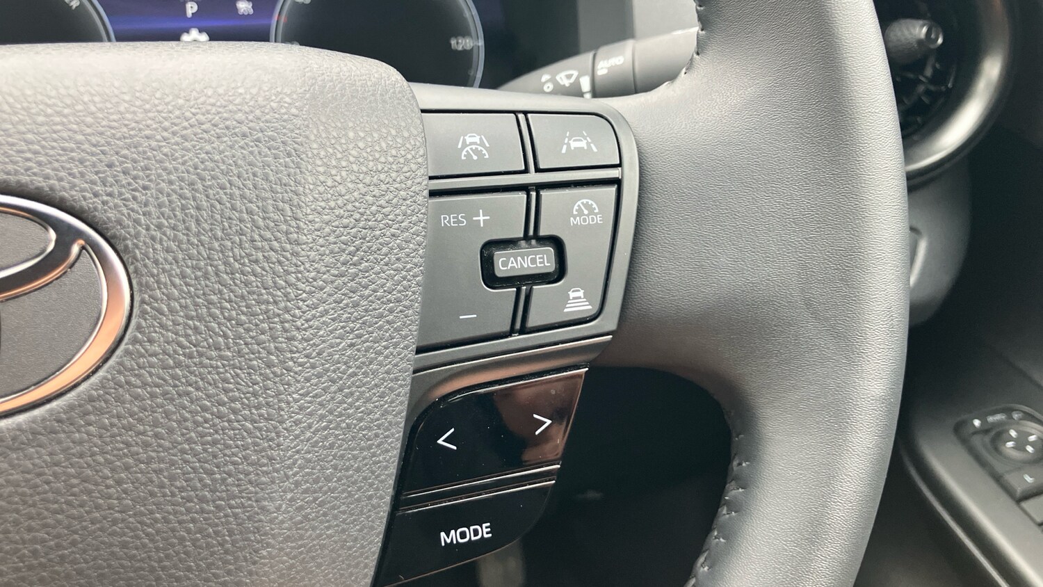 Used Toyota C-HR 2024 for sale - 76230808: Photo 40