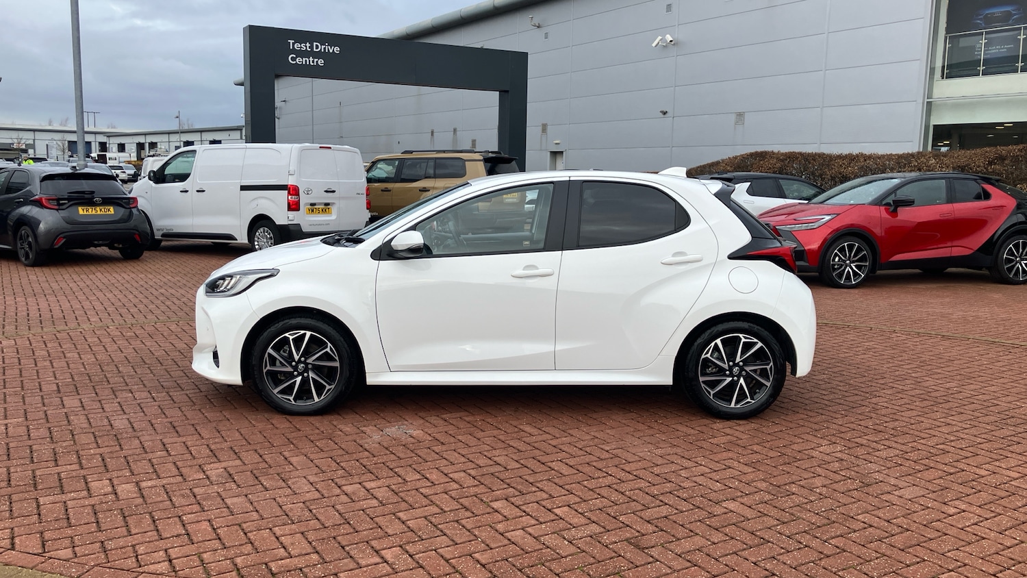 Used Toyota Yaris 2023 for sale - 77207365: Photo 17