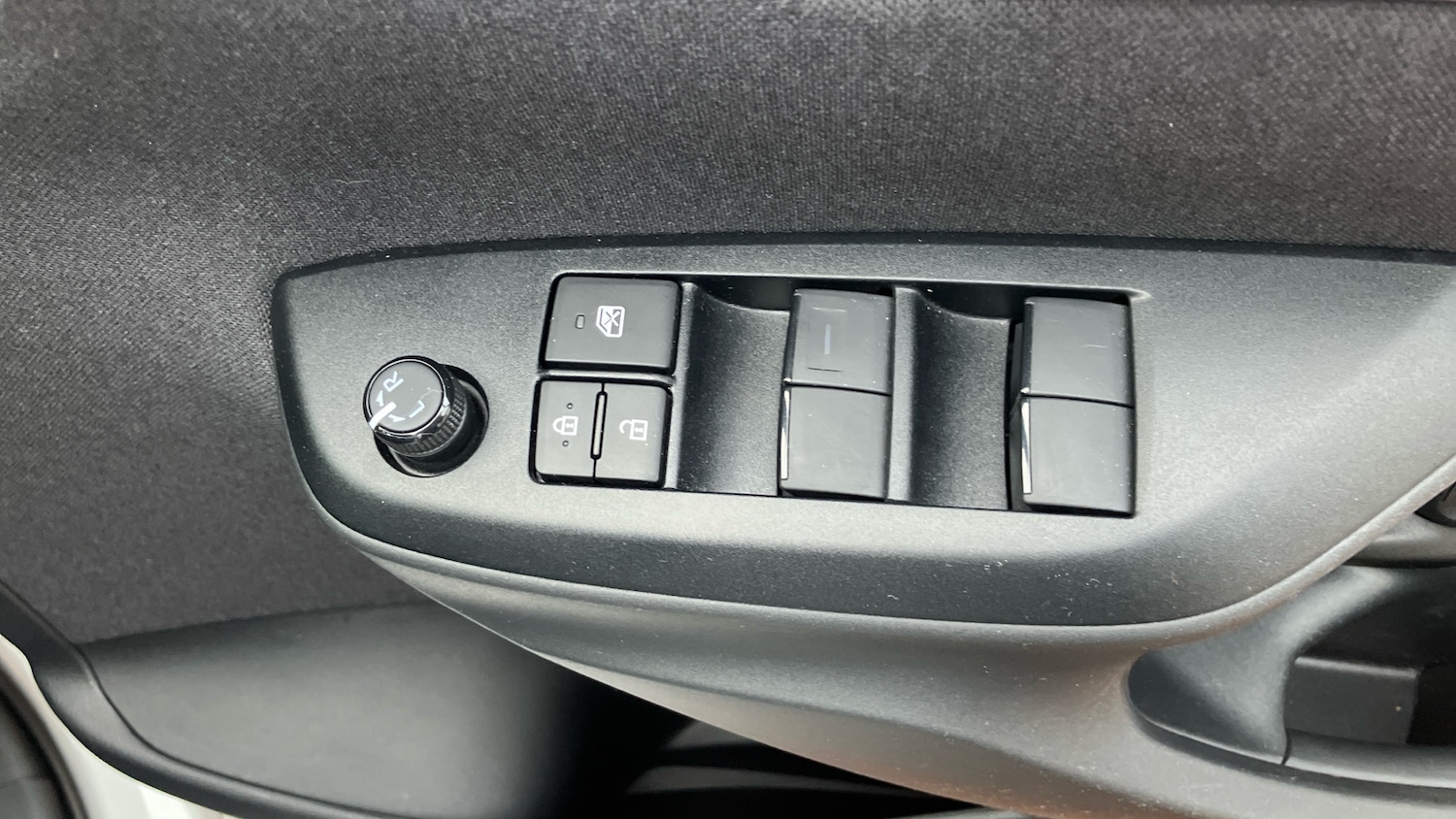 Used Toyota Yaris 2023 for sale - 77207365: Photo 40