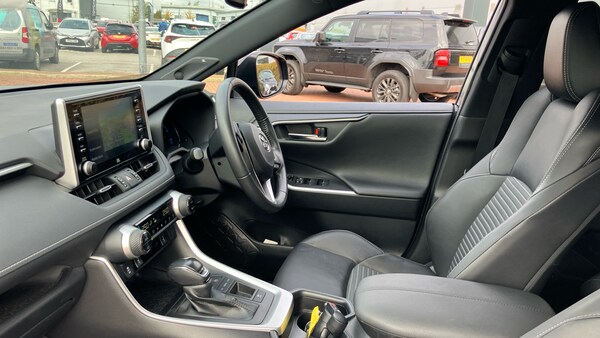 Used Toyota RAV4 2021 for sale - 76233044: Photo 10