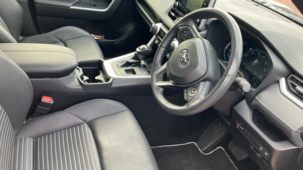Used Toyota RAV4 2021 for sale - 76233044: Photo 11