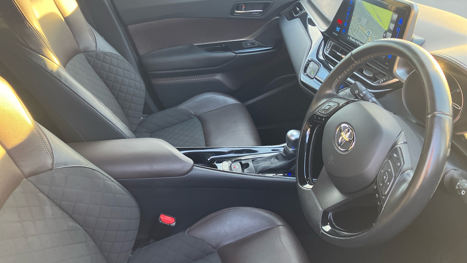 Used Toyota C-HR 2017 for sale - 77034240: Photo 11