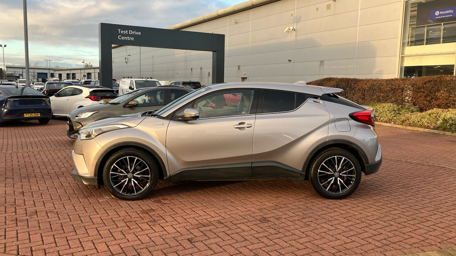 Used Toyota C-HR 2017 for sale - 77034240: Photo 17