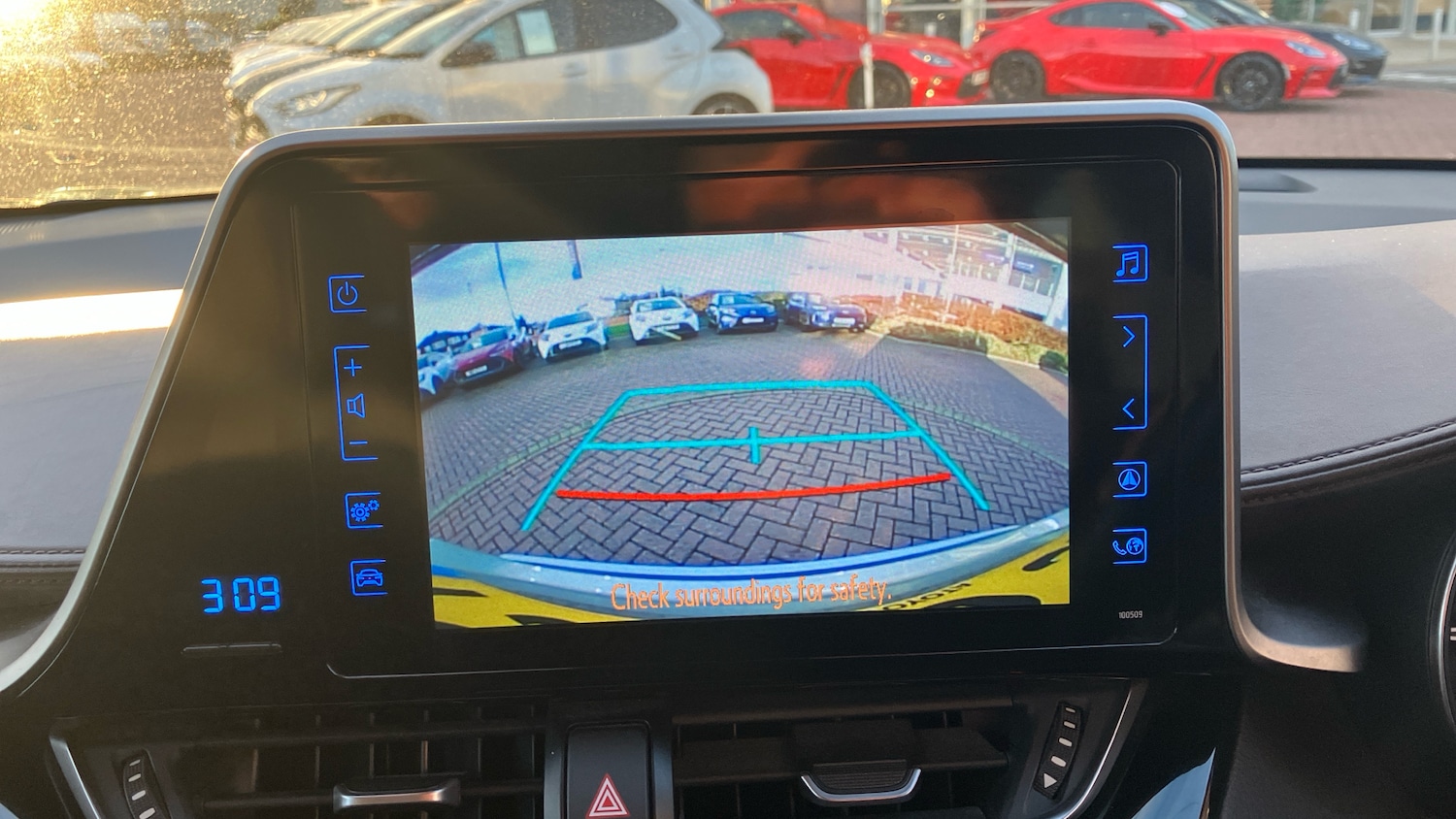 Used Toyota C-HR 2017 for sale - 77034240: Photo 27