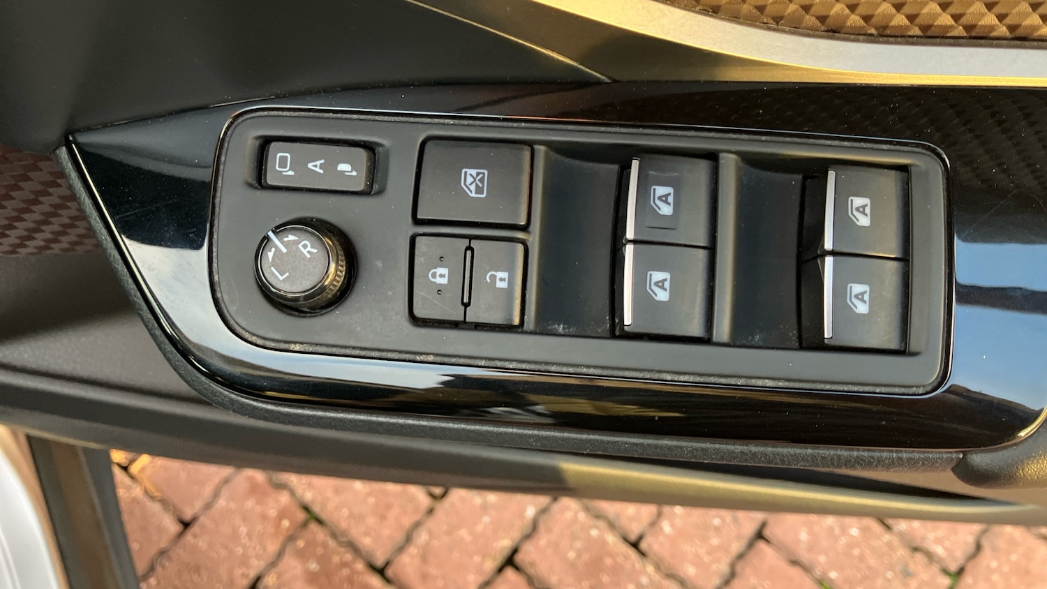 Used Toyota C-HR 2017 for sale - 77034240: Photo 42