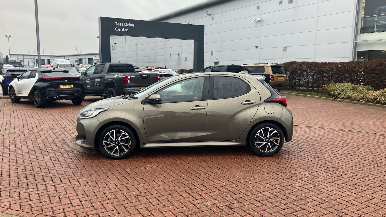 Used Toyota Yaris 2022 for sale - 77616625: Photo 32