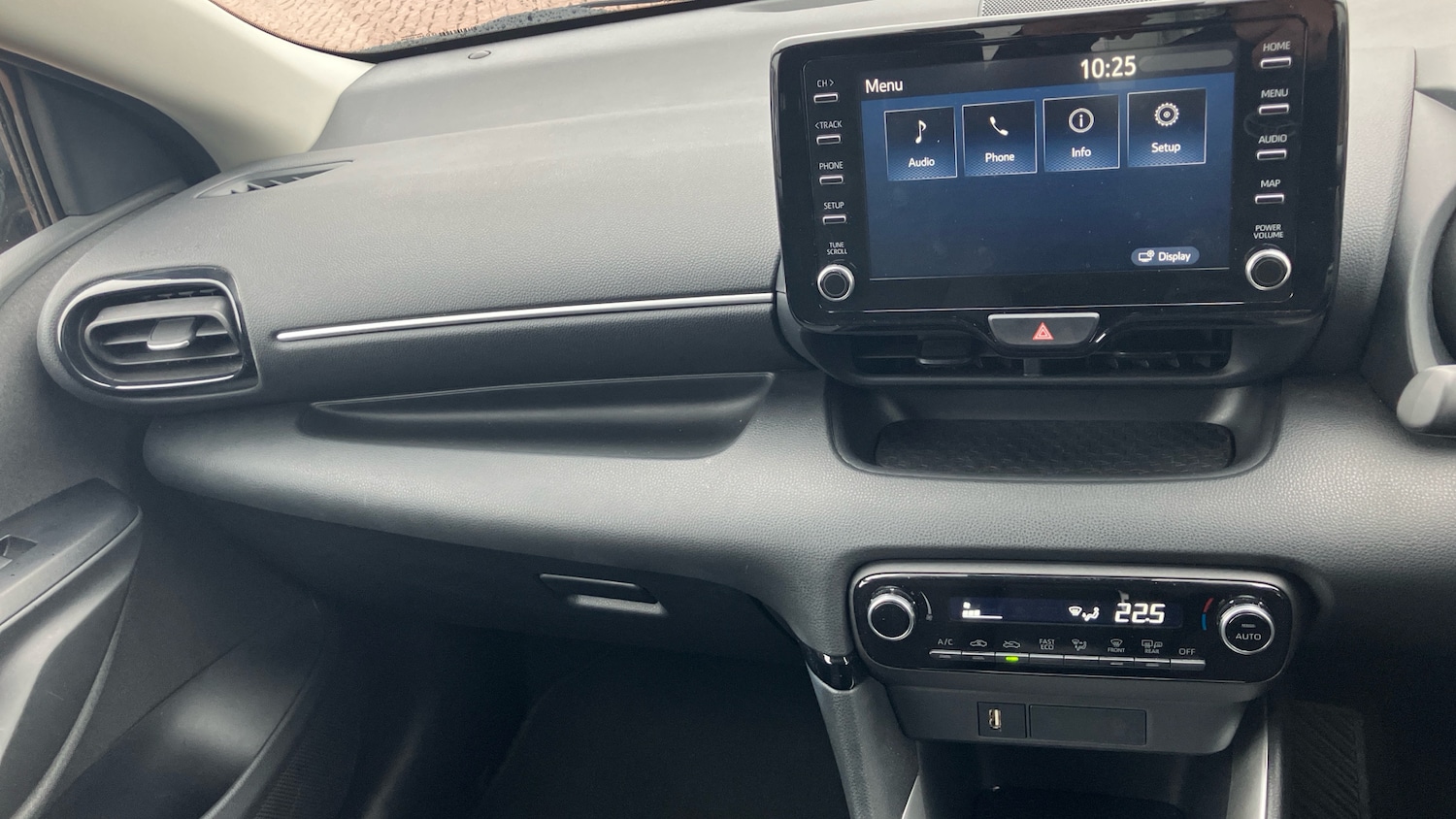 Used Toyota Yaris 2022 for sale - 77616625: Photo 40