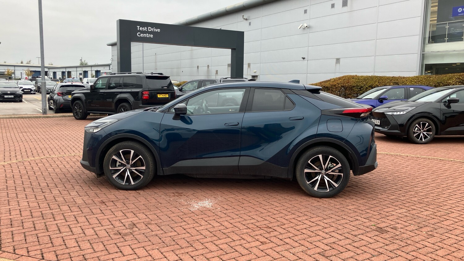 Used Toyota C-HR 2024 for sale - 76273561: Photo 17