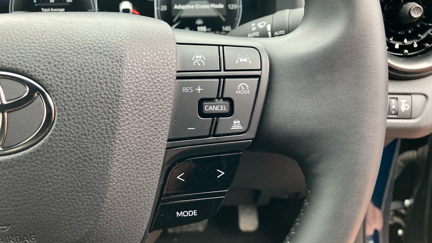 Used Toyota C-HR 2024 for sale - 76273561: Photo 41