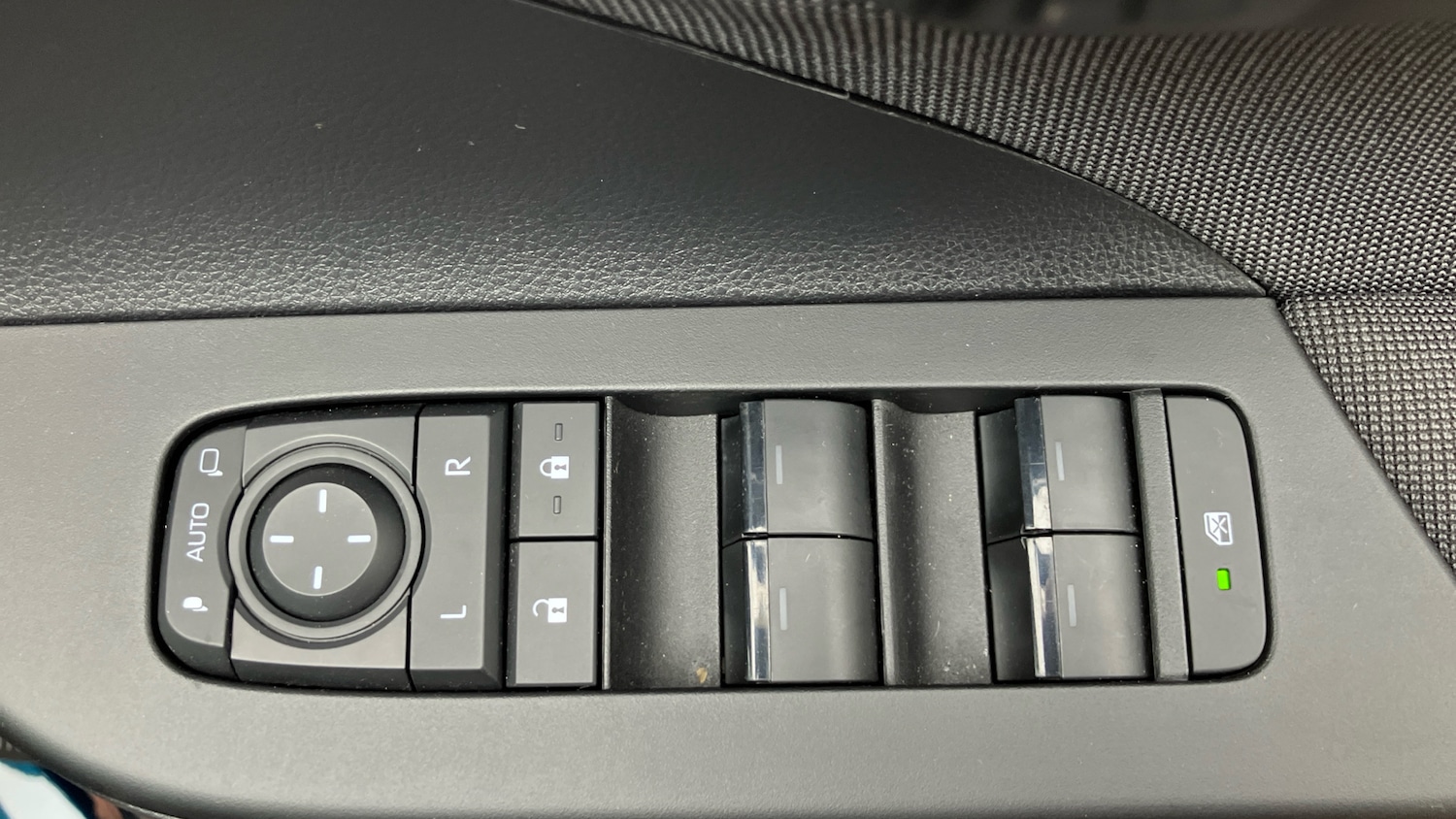 Used Toyota C-HR 2024 for sale - 76273561: Photo 42