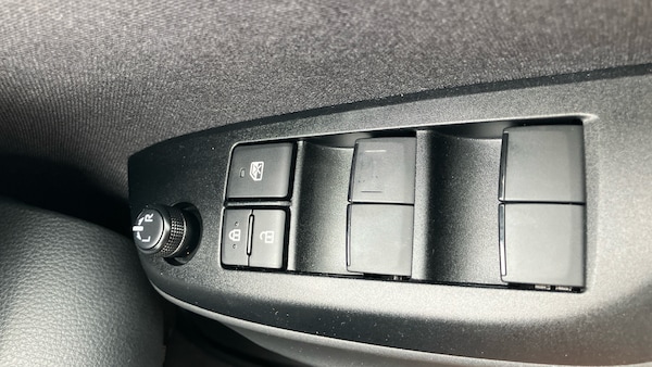 Used Toyota Yaris 2025 for sale - 76263711: Photo 39
