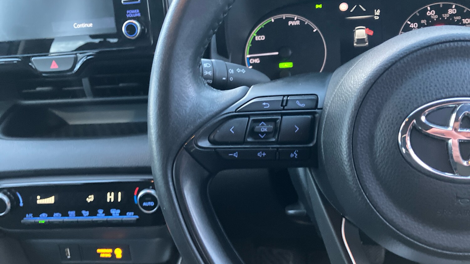 Used Toyota Yaris 2023 for sale - 77353529: Photo 37