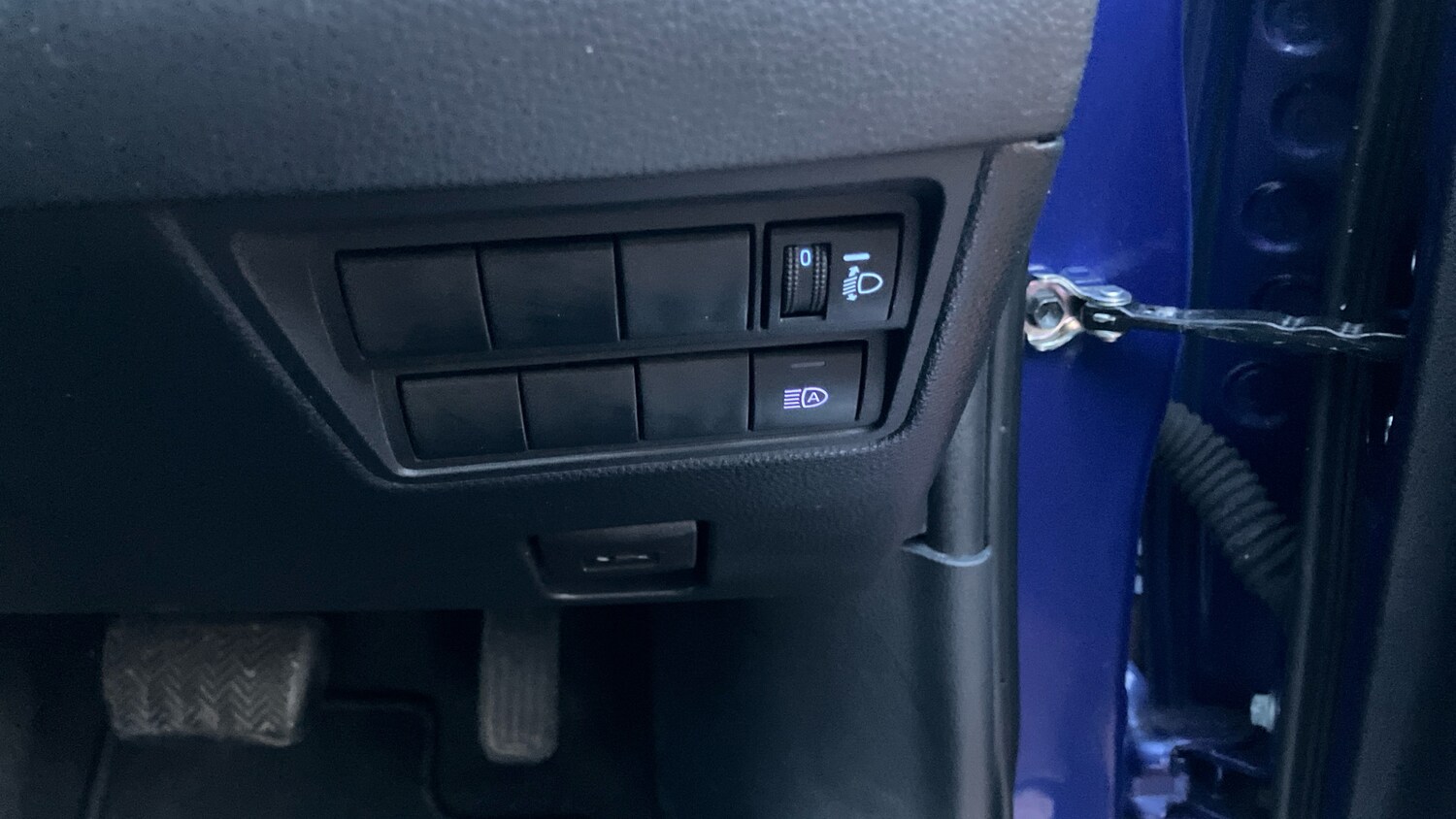 Used Toyota Yaris 2023 for sale - 77353529: Photo 39