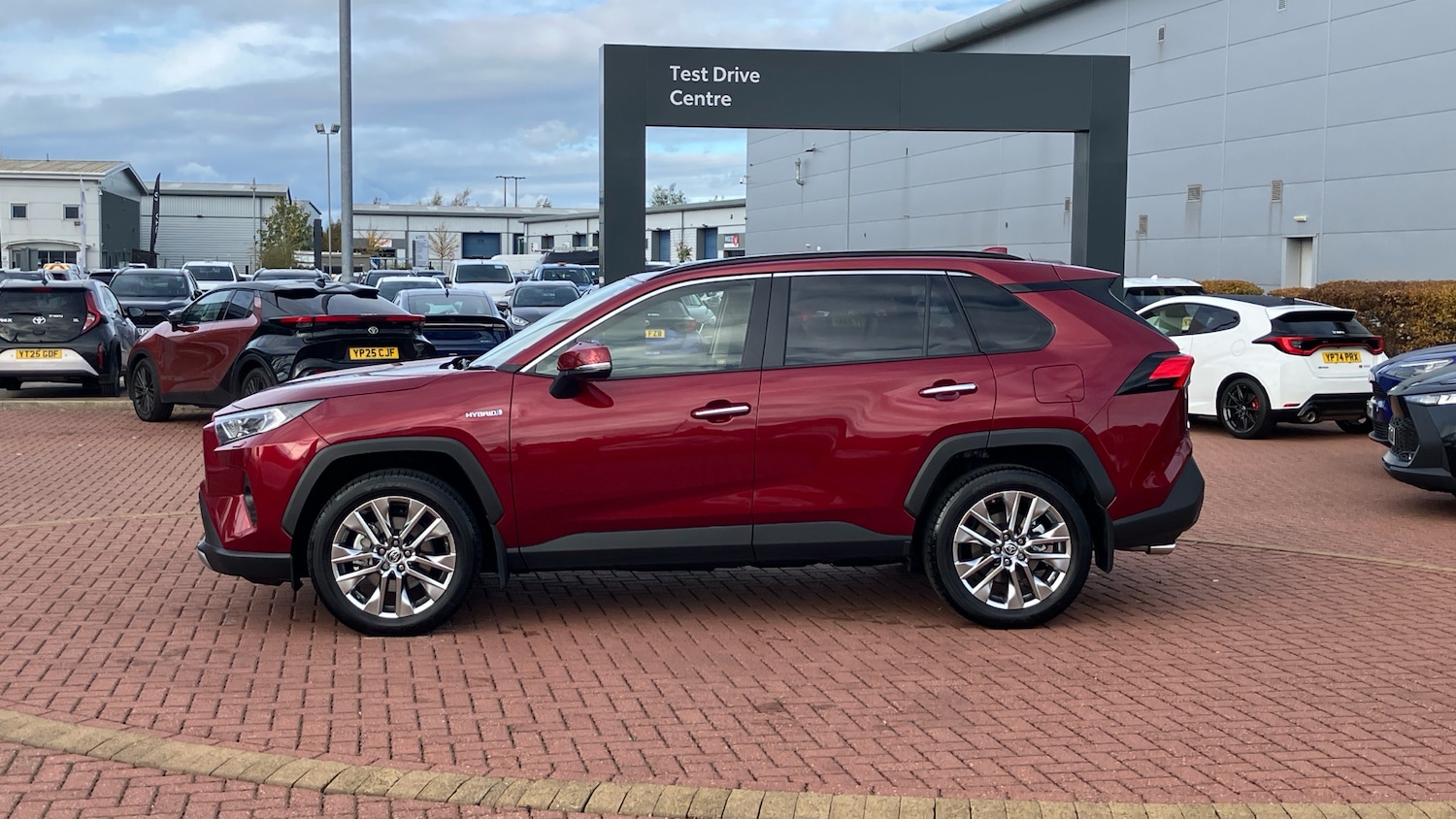 Used Toyota RAV4 2021 for sale - 76396837: Photo 17