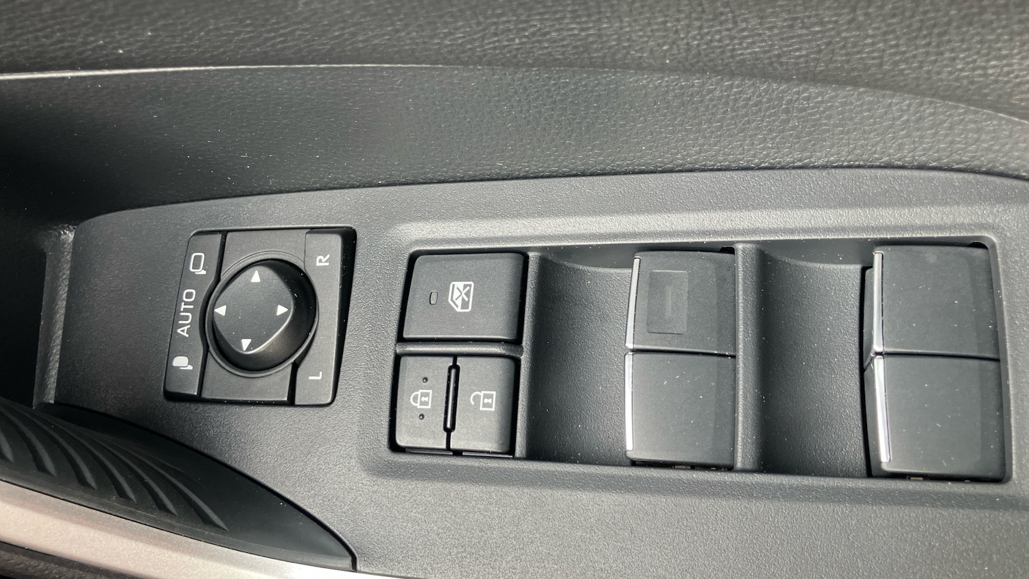 Used Toyota RAV4 2021 for sale - 76396837: Photo 42